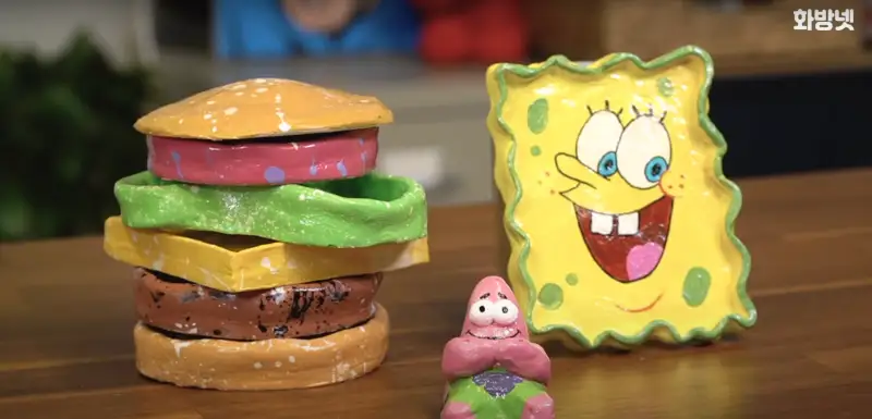 도너랜드스노우지점토,몽마르아트다용도아크릴물감,유니포스카마카펜세트,몽마르아트그로스바니쉬,포리시트다용도깔개,덮개,아크릴밀대,물사포,anb1700f평붓,anb102r세필붓