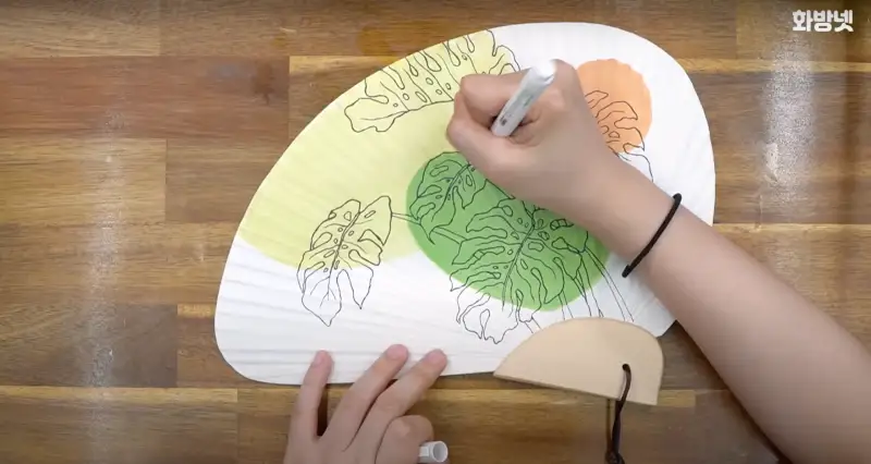 우찌다4600라이너,미젤로골드미션수채화물감,나비조개한지부채