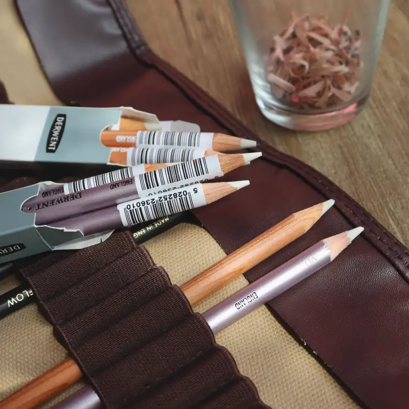 더웬트,크로마플로우,색연필,유성색연필,연필,드로잉,전동지우개,세르지오,스케치북,연필케이스