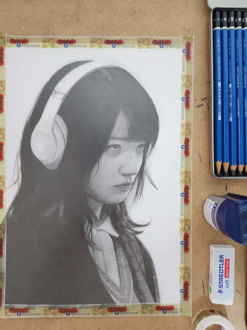 고마츠나나,연필,소묘