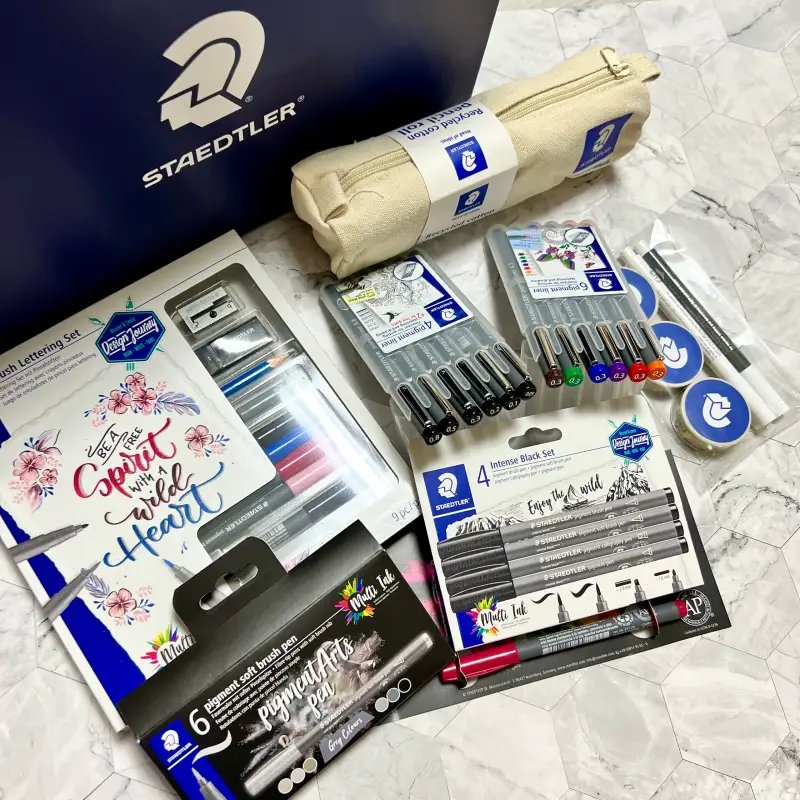 피그먼트아트펜레터링세트,피그먼트소프트브러쉬6본세트,피그먼트아트펜블랙4본혼합세트,피그먼트라이너블랙6본세트,피그먼트라이너컬러6본세트,스테들러화이트펜/화이트브러쉬펜