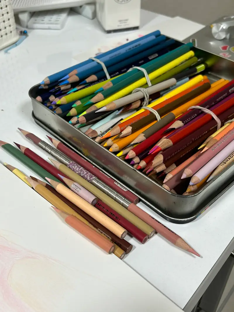 프리즈마,유성색연필